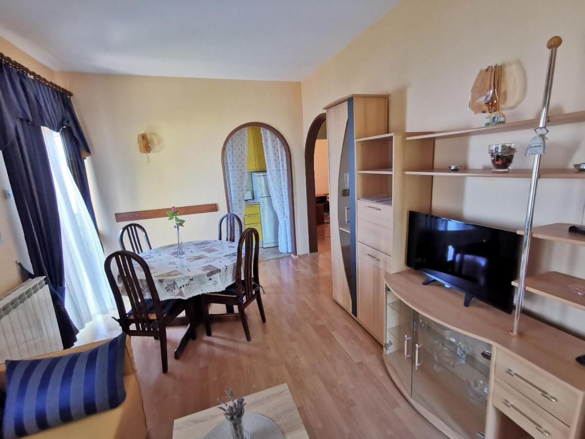 Apartment Delost Lovran Buitenkant foto
