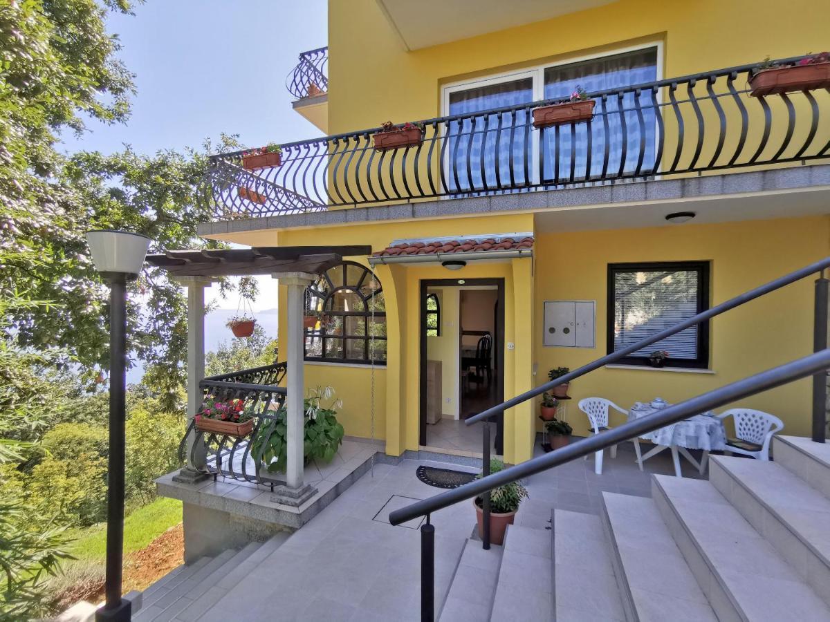 Apartment Delost Lovran Buitenkant foto